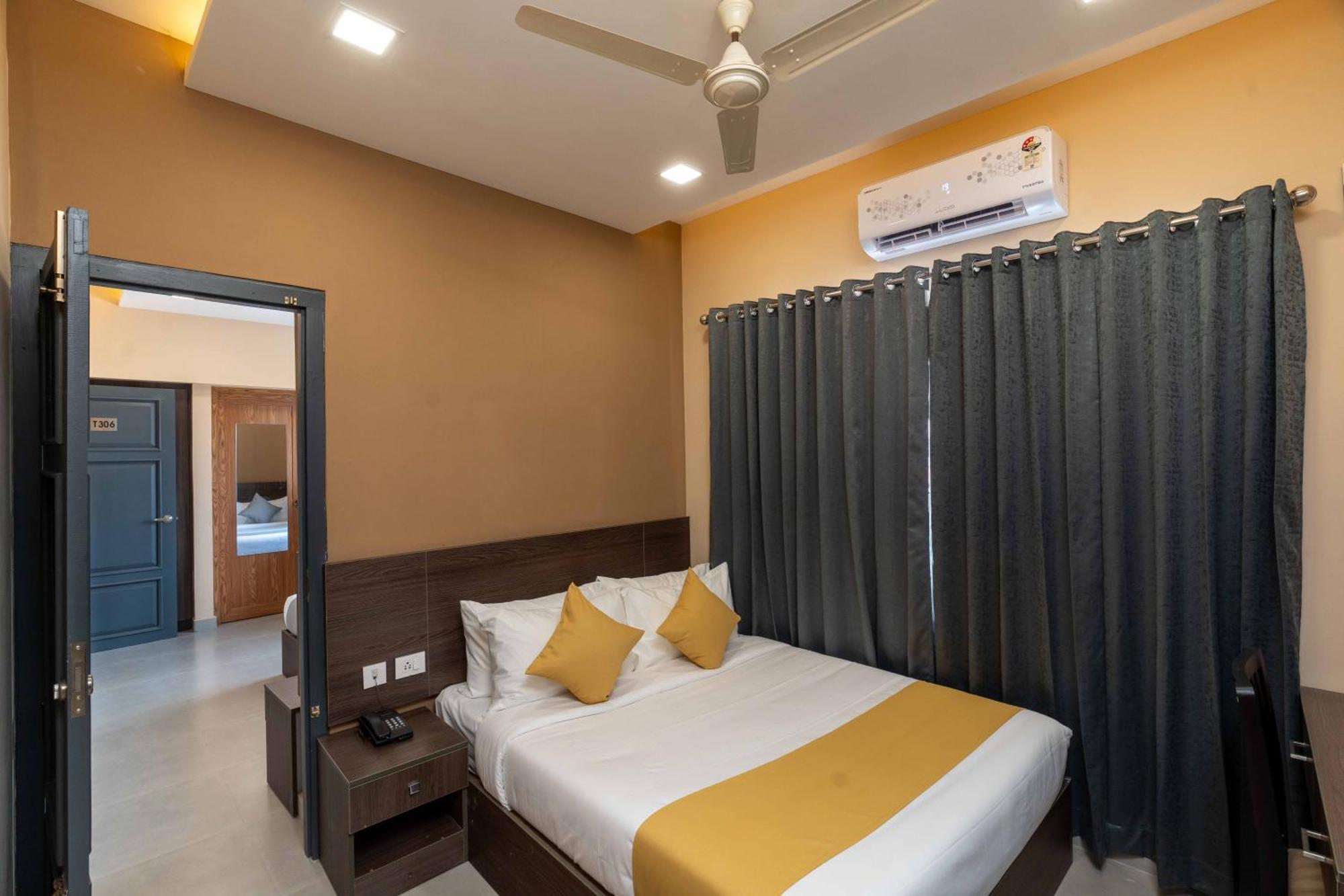 Hotel Court 11 By Dimora à Kochi Extérieur photo