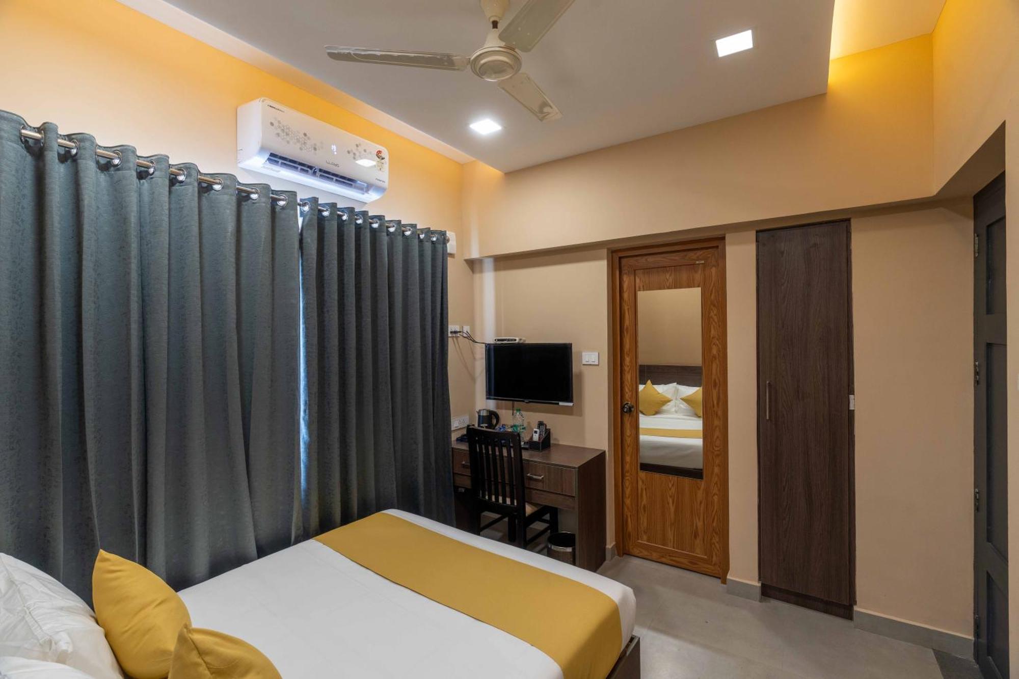 Hotel Court 11 By Dimora à Kochi Extérieur photo