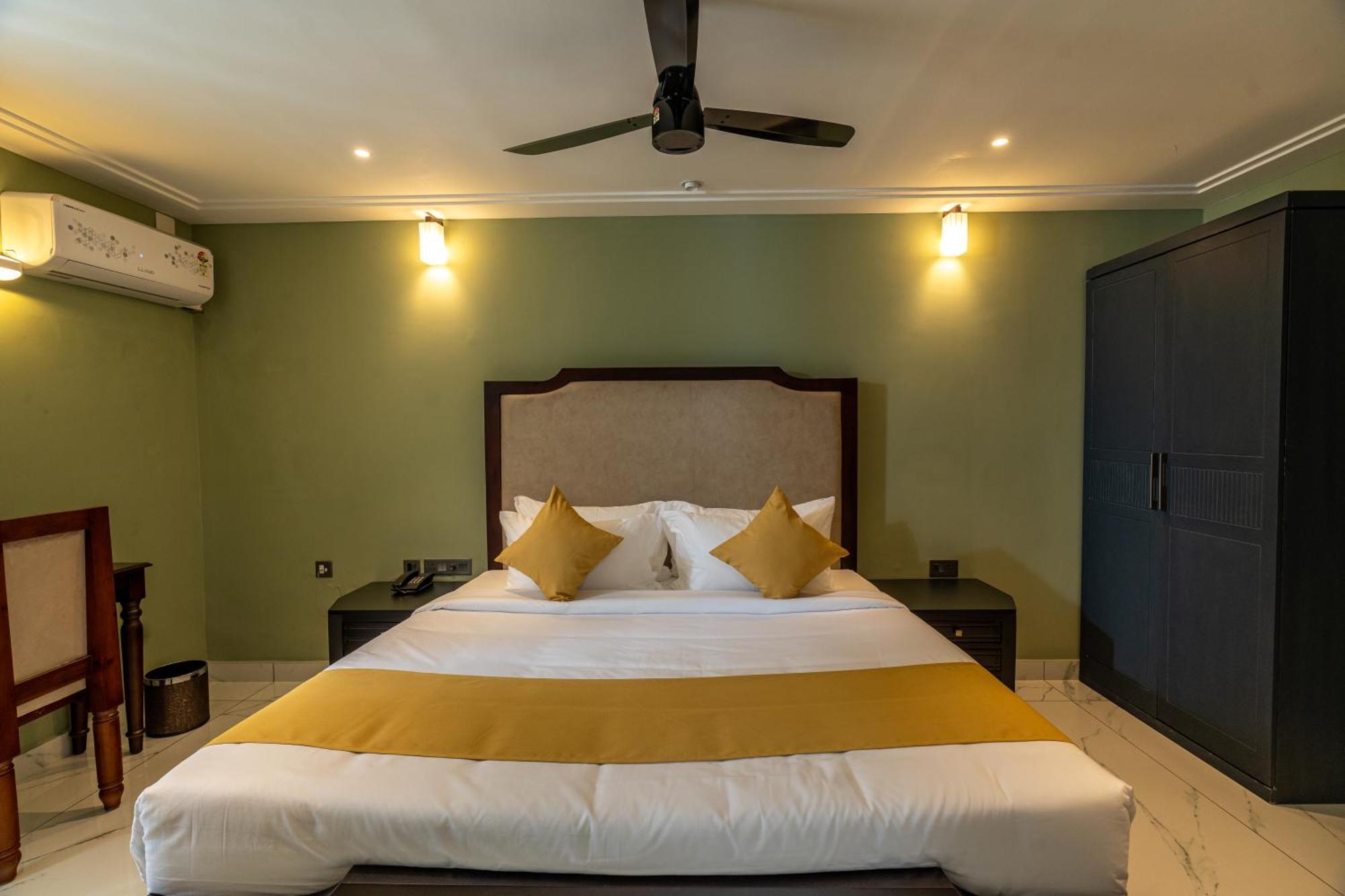 Hotel Court 11 By Dimora à Kochi Extérieur photo