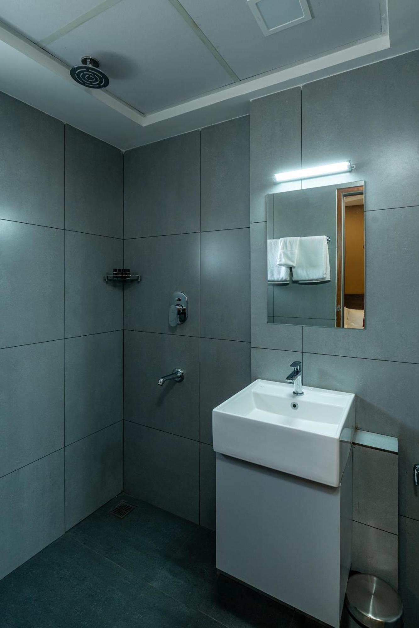 Hotel Court 11 By Dimora à Kochi Extérieur photo