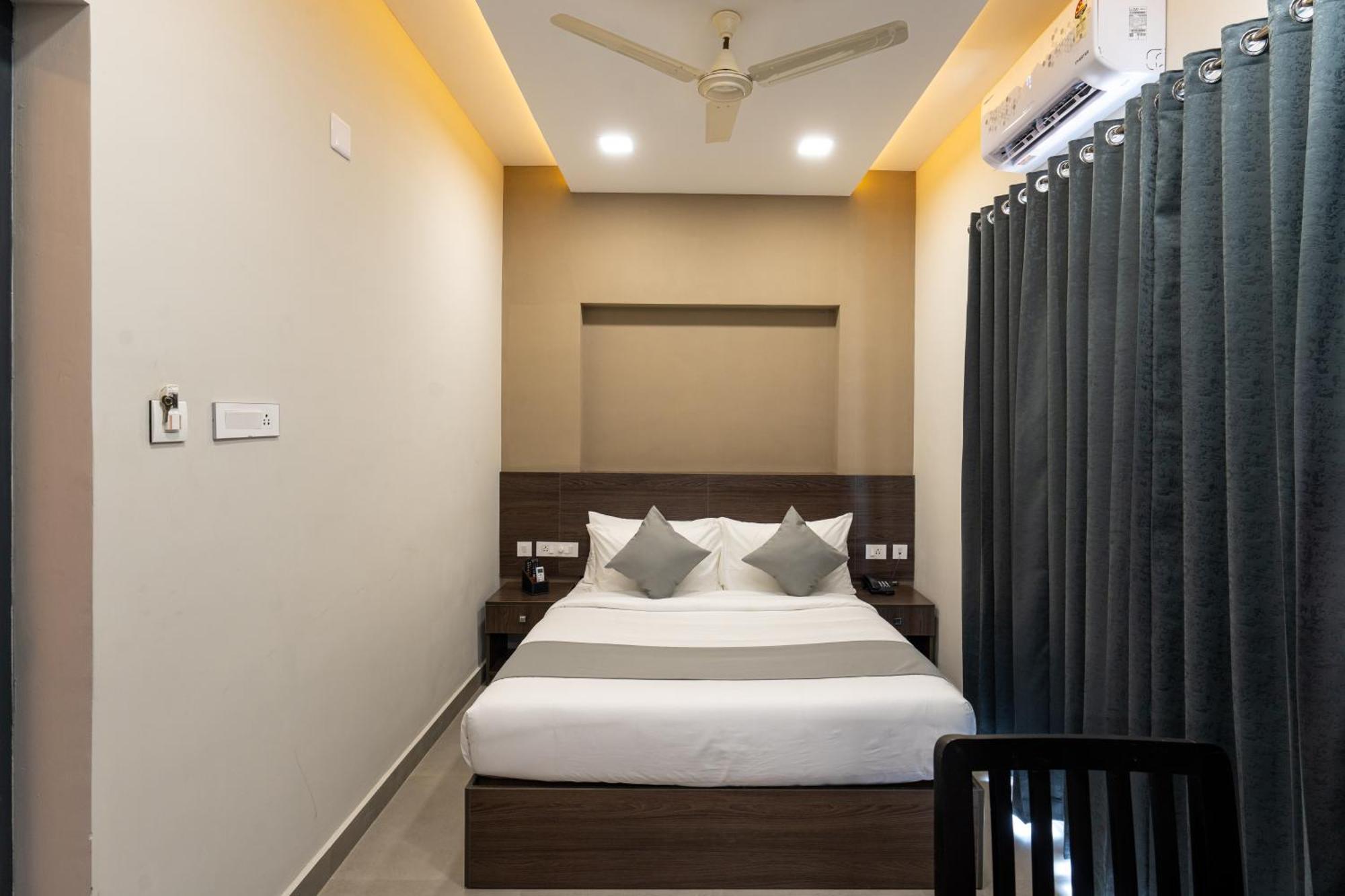Hotel Court 11 By Dimora à Kochi Extérieur photo