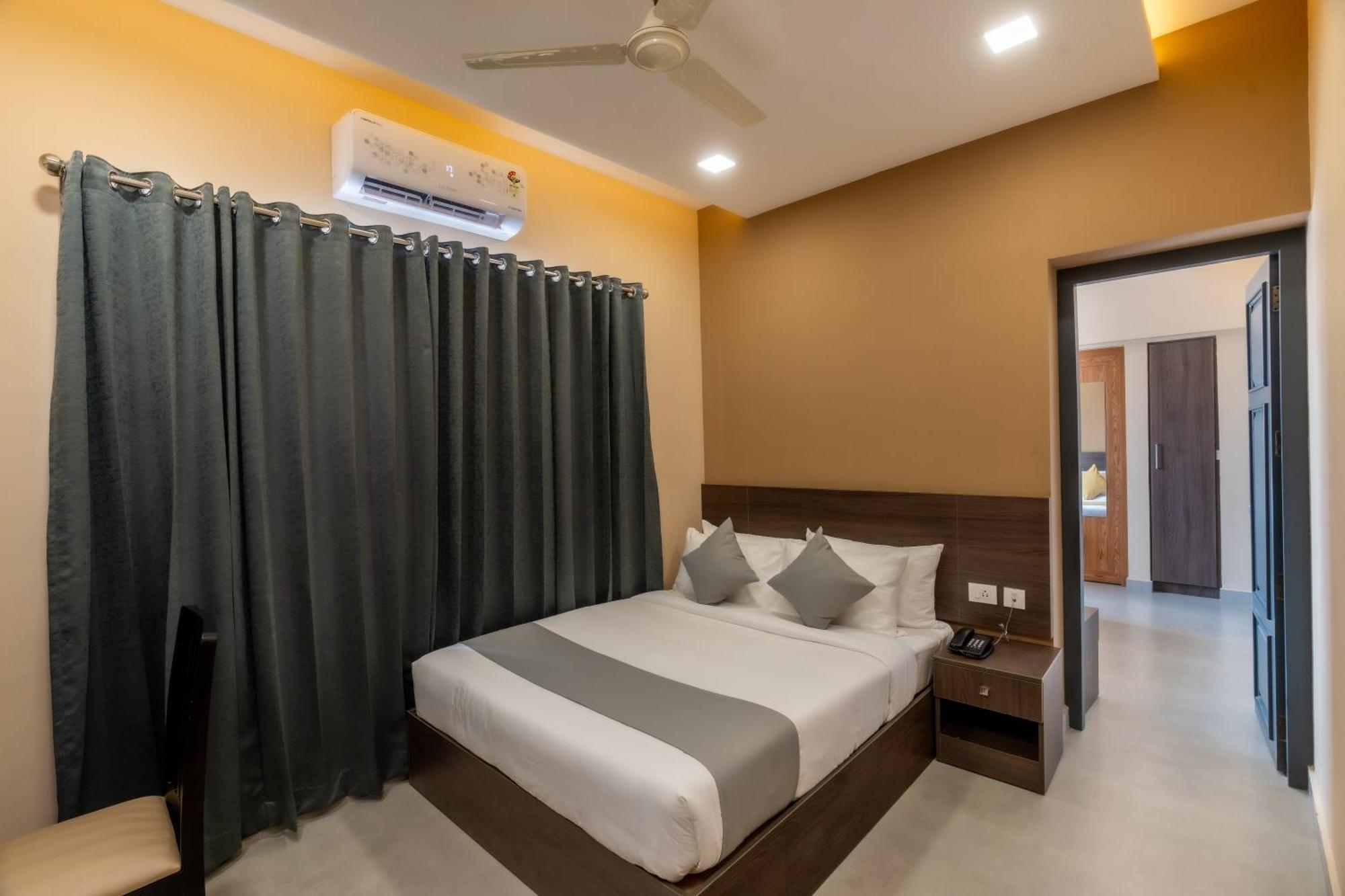 Hotel Court 11 By Dimora à Kochi Extérieur photo