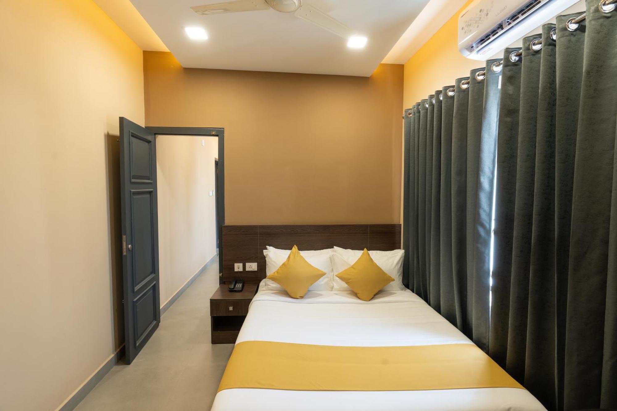 Hotel Court 11 By Dimora à Kochi Extérieur photo
