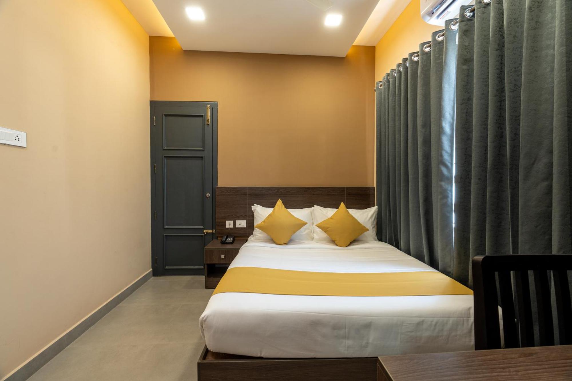 Hotel Court 11 By Dimora à Kochi Extérieur photo
